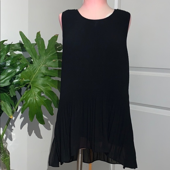 *SALE* Pleated Top Size M - Picture 1 of 7